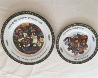 Portmeirion "T'was the Night Before Christmas" dishes. 16 dinner plates and 16 salad/dessert plates in mint condition