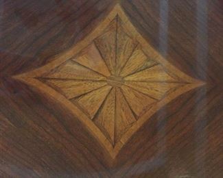 detail of table's top