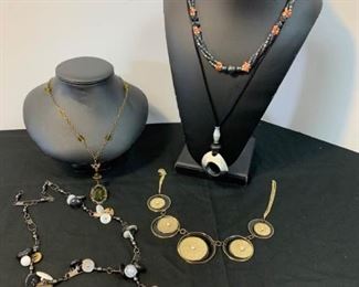 Costume Jewelry
https://ctbids.com/#!/description/share/233785