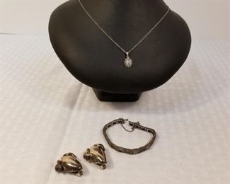 Vintage Sterling 925 Silver Jewelry https://ctbids.com/#!/description/share/233706