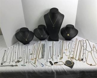 Assorted costume necklaces https://ctbids.com/#!/description/share/233713