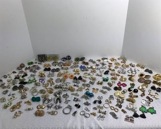 Assortment of costume earrings https://ctbids.com/#!/description/share/233719