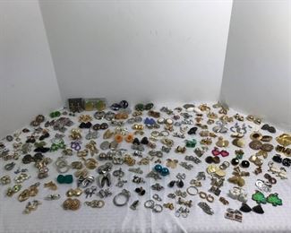 Assortment of costume earrings https://ctbids.com/#!/description/share/233719