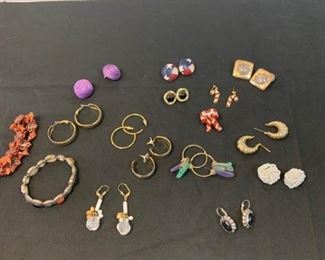 Assortment of Costume earrings https://ctbids.com/#!/description/share/233780