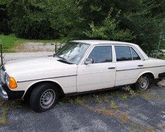 1982 Mercedes Benz Model 240D, Selling for Parts, Does Not Run