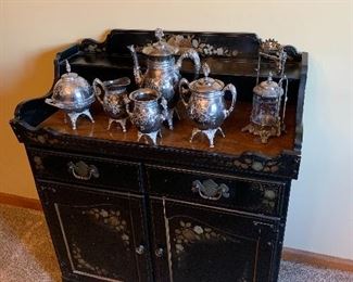 Meridan Silverplate set