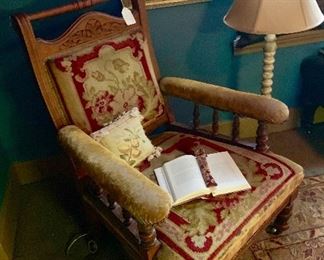 A low Victorian perfect for reading !