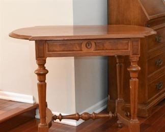 Antique / Vintage Occasional Table