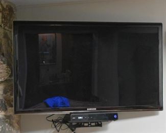 Samsung Flatscreen TV (mount NOT included)