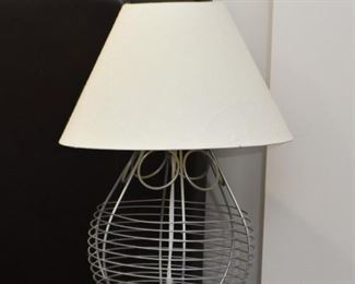 Metal Wire Table Lamp