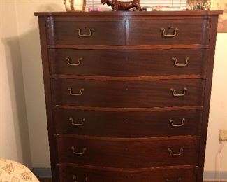 Antique chest of drawers 
Mint condition
