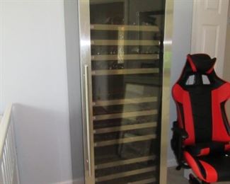 This is the LARGE wine fridge !!