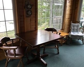 Small table and chairs in beautiful condition.