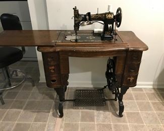 Vintage "White Family Rotary" Sewing machine and Cabinet