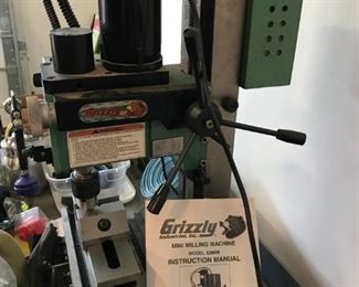 Grizzly Mini Milling Machine 