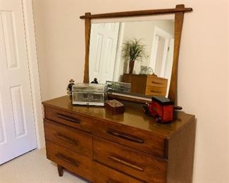 Mid Century Harmony House Dresser w/Mirror