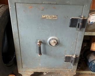 Antique Meilink safe with wheels.