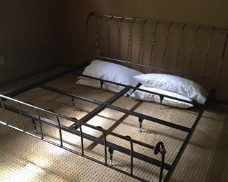  King size metal bed frame 