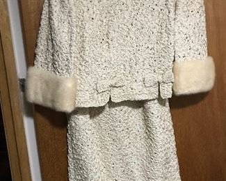 WOVEN RIBBON 2 PIECE OUTFIT WITH FUR TRIM/ VERY JACKIE ONASSIS