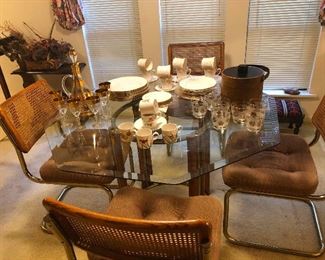 Charlie's super 70s dinette set (he's on the phone with the Angels)