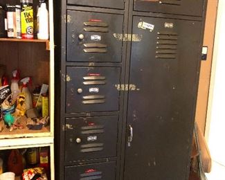COOL VINTAGE METAL LOCKERS!!