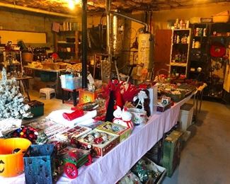 Basement of HOLIDAY AMAZEMENT (POTUS on the bottom left there)