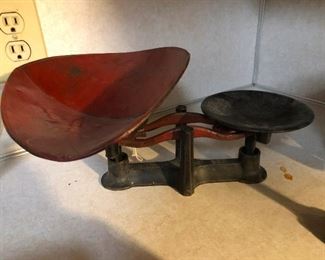 Antique Vintage cast iron candy/countertop scale