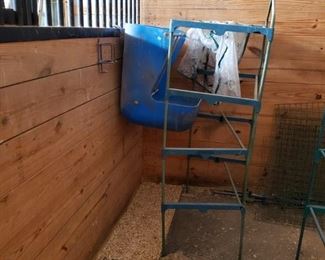 stall horse feeder