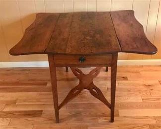 Vintage Drop Leaf Table https://ctbids.com/#!/description/share/274948