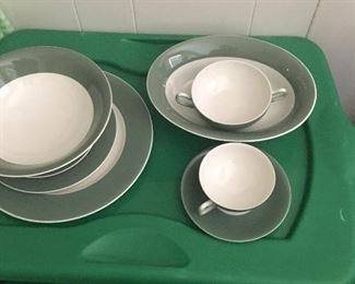 16 dinner plates, 12 salad plates, 12 bread plates, 16 saucers, 10 cups, 8 soups, 1 gravy bowl, 1 round serving bowl, 1 coffee carafe, 2 oval serving bowls, 1 large serving platter, 1 med. serving platter, 2 small serving platters, sugar and creamer, salt and pepper