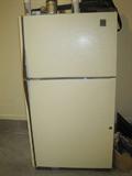 Large GE 22.5cubic foot refrigerator freezer