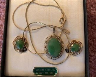 genuine jade and gold necklace and earring set