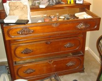 Victorian chest of drawers.