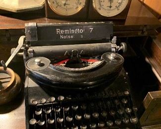 Remington Noiseless Model 7 Typewriter