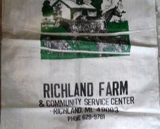 Vintage Richland Farm woven polyester seed & feed bag.