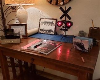 Oak Mission desk