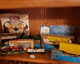 Several HO scale train cars