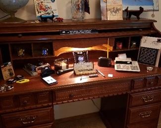 Roll top desk