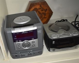 Audiovox cd Clock Radio and GE Glock Radio CD Player
