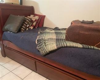 Pair of Daybeds Vermont Style