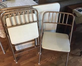 Table/4chairs