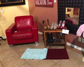 NATUZZI RED LEATHER CHAIR