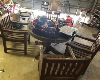NICE LANIA TABLE & CHAIRS