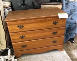 VINTAGE MAPLE DRESSER