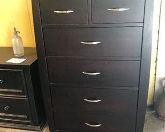 NICE CHEST