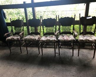 5 VINTAGE OAK PRESS CHAIRS