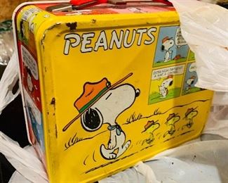 Peanuts metal 1960s lunch box