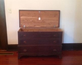 Lane blanket chest with bottom drawer