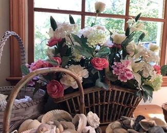 Floral
Flower basket