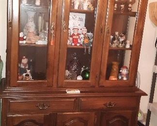 DREXEL CHINA CABINET